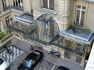 vignette Marquise en verre plat et bombé / Avenue Kleber Paris 16