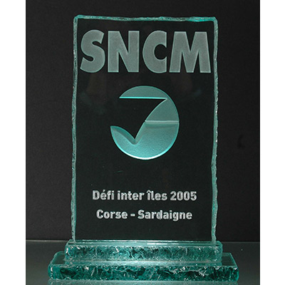 vignette Trophée en verre SNCM 2005 & 2009